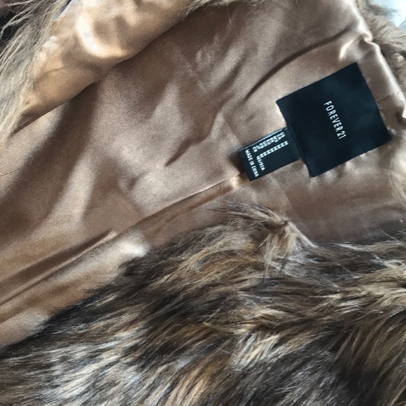 Fur vest - Picture 4 of 6